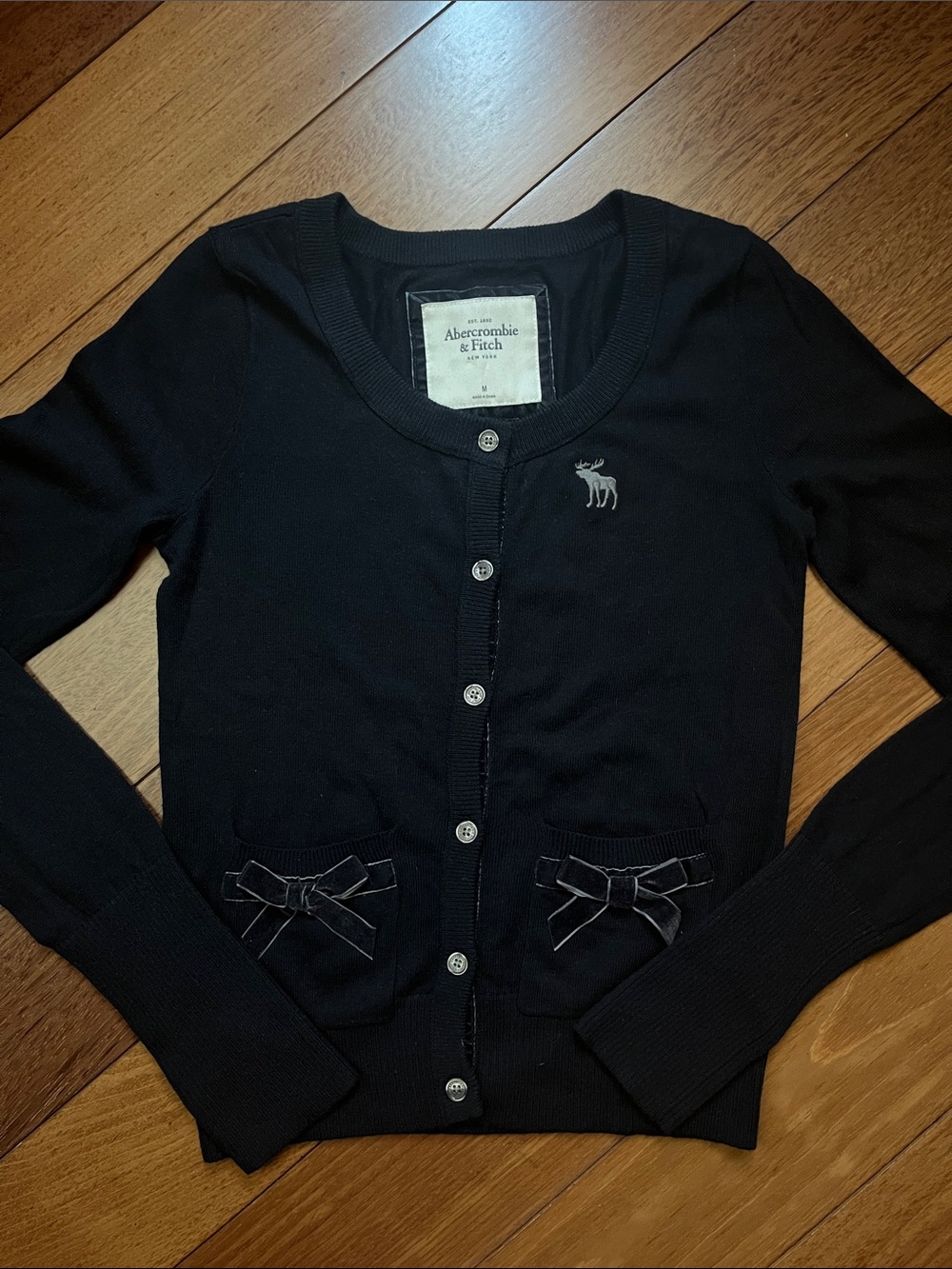 NWOT Y2K Abercrombie Moose Logo Bow Cardigan